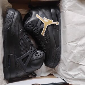 Jordan Winterized Black Cat Spizke